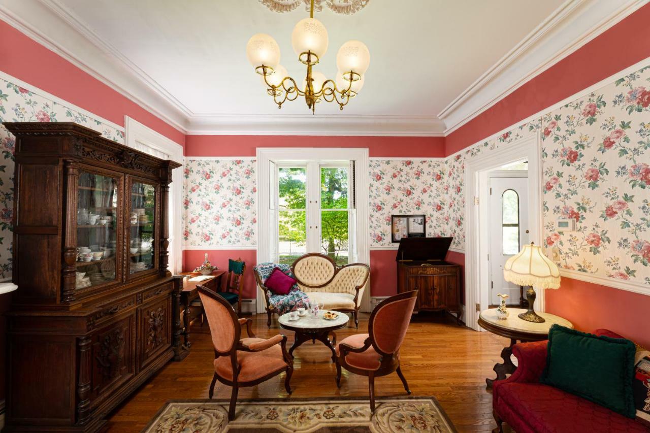 Rosemont Inn Utica Ngoại thất bức ảnh
